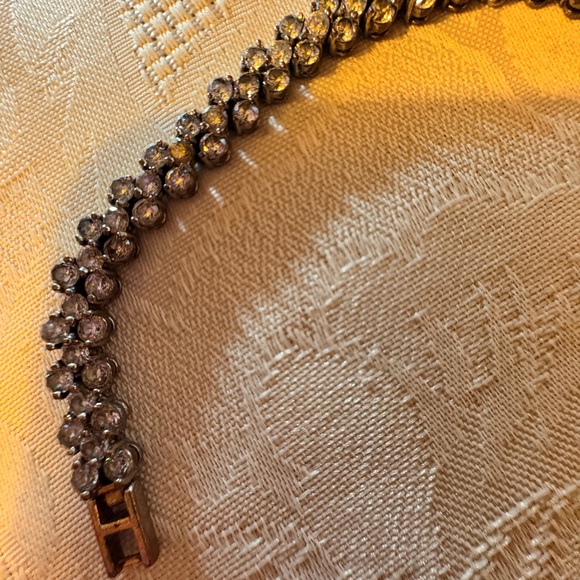 Elegant Silver Bracelet - Picture 4 of 5